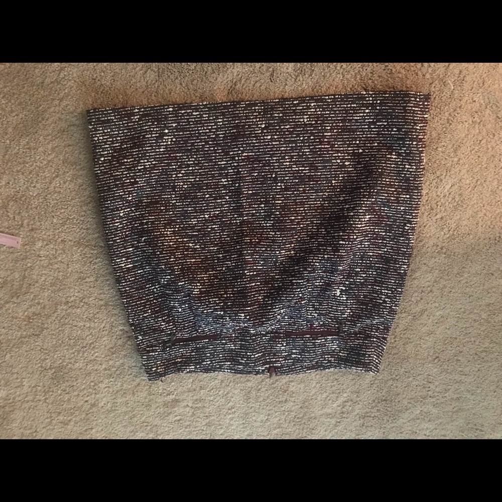 Mid-thigh Loft Skirt